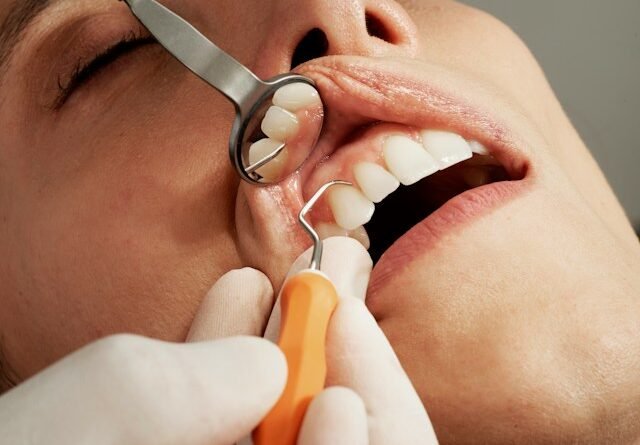 Close-up of healthy teeth and tooth enamel illustrating natural remineralization and protection against early decay.